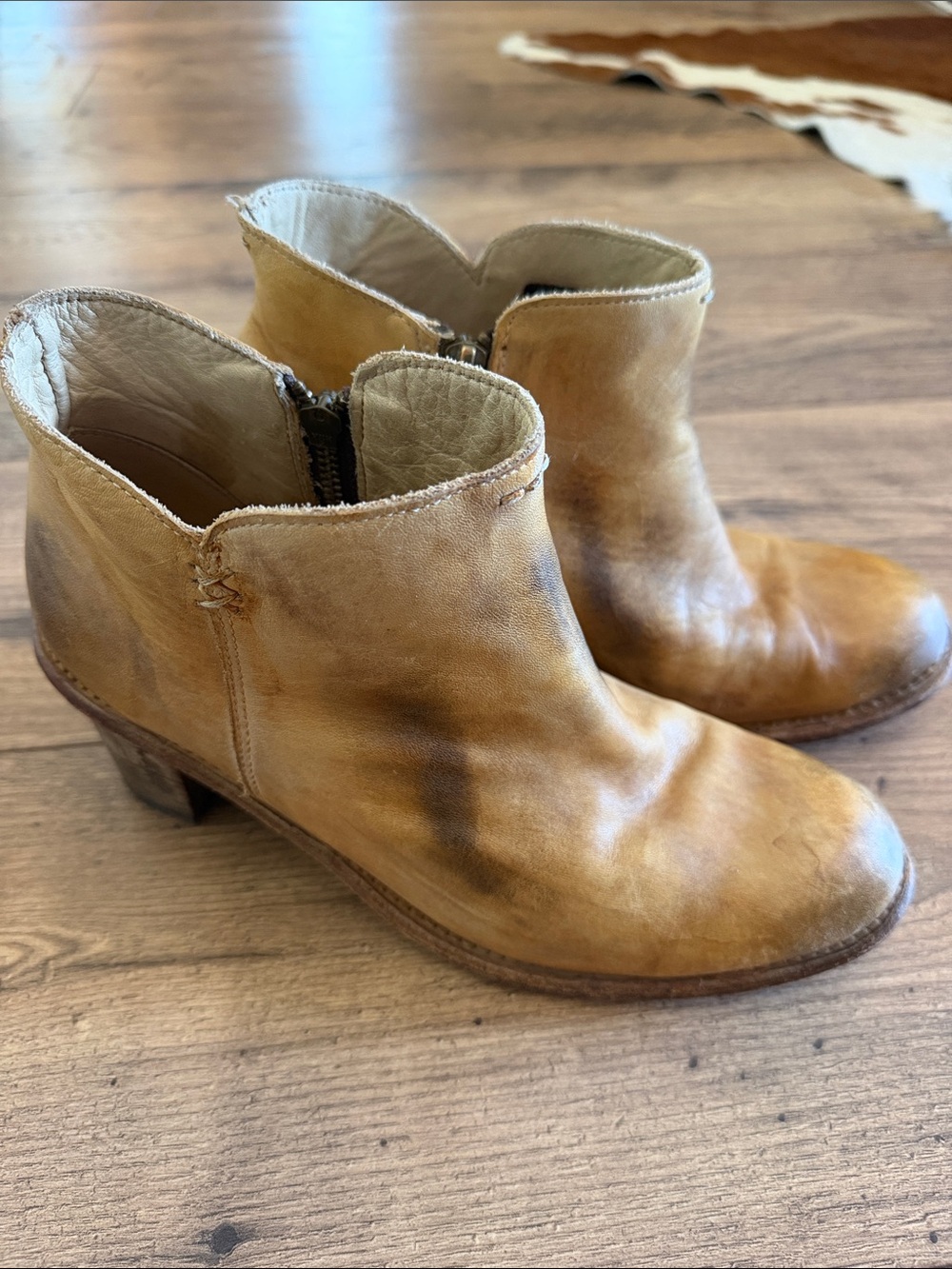 Bed Stu Cobbler Series Handcrafted Distressed Leather Ankle Boots - Size 9.5